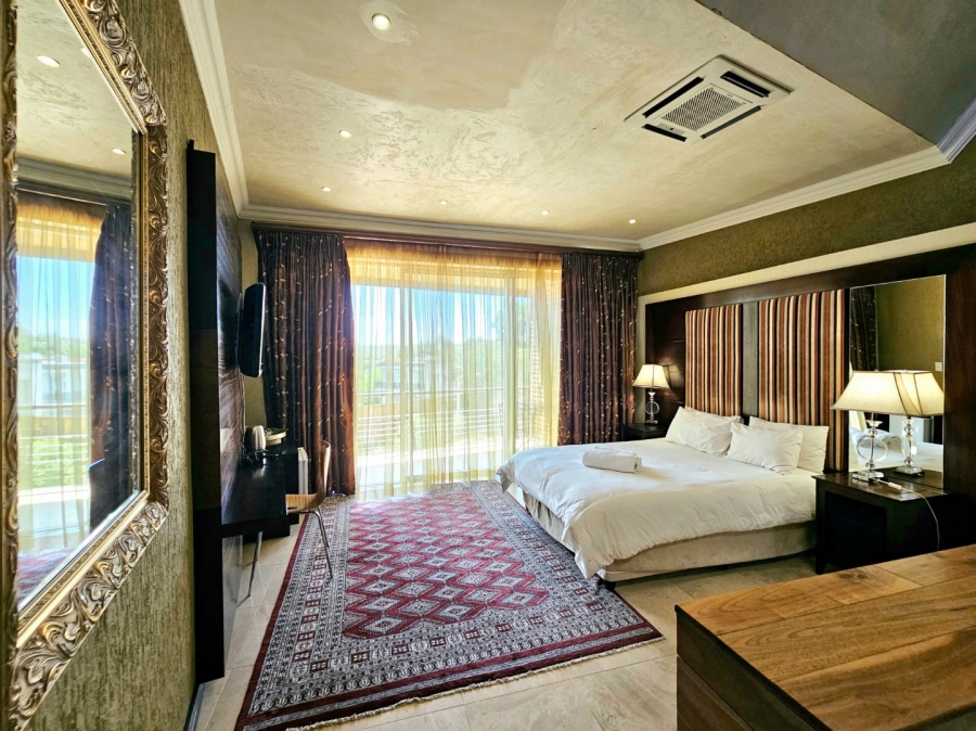 8 Bedroom Property for Sale in Waverley Free State